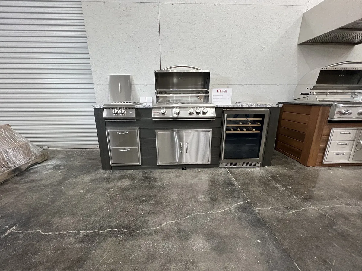 Carpetland-USA-Granite-and-Flooring-showroom